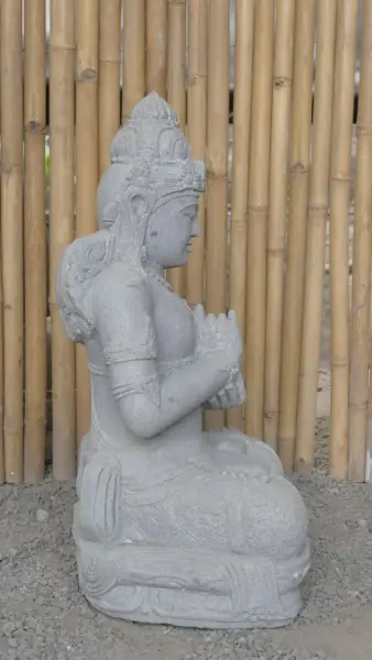 Product image 5 of the product “Seated Dewi Sri, position chakra turning the wheel, 76 cm high riverstone grey, modell with sativa ”